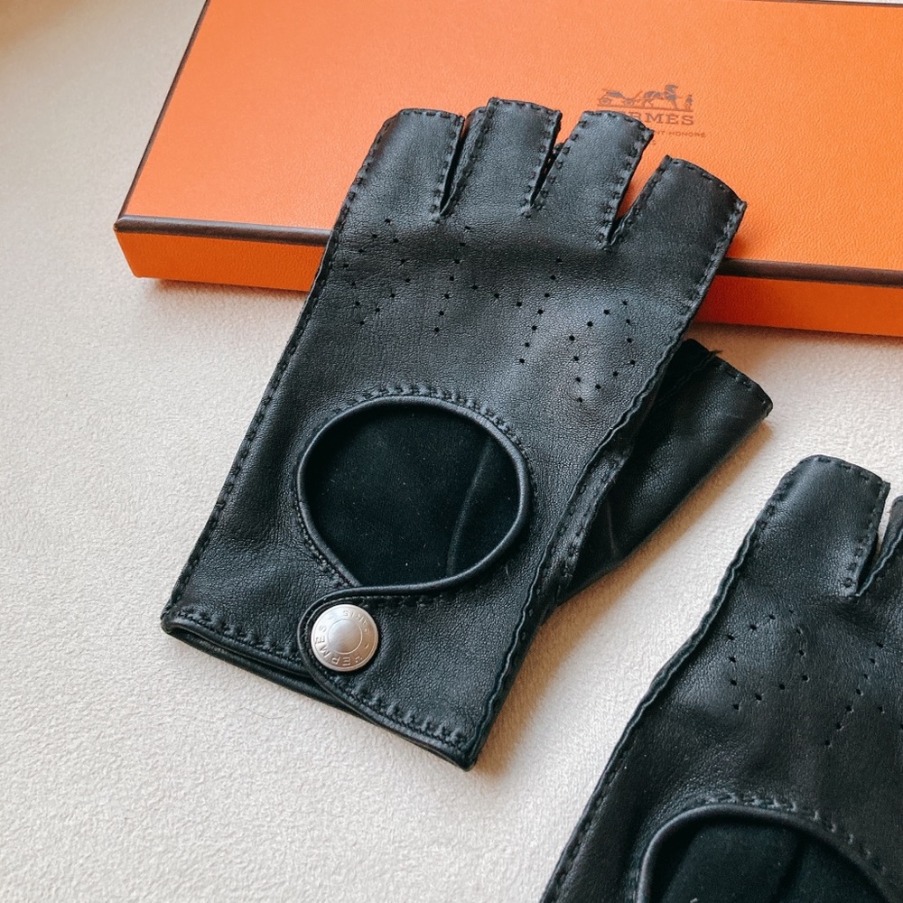 Hermès | RARE Clou De Selle Lambskin Gloves - Picture 2 of 6